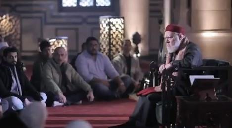سيدة تسأل ليه الرحمة مع الموظفين تؤدى للتساهل؟.. علي جمعة يرد