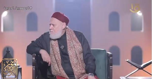 بالفيديو.. ما حكم "اللى بيشتغل على قد فلوسهم"؟.. علي جمعة يجيب