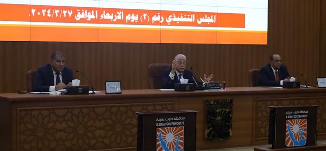 مجلس محافظة جنوب سيناء يوافق على السماح بسير سيارات النقل ليلاً