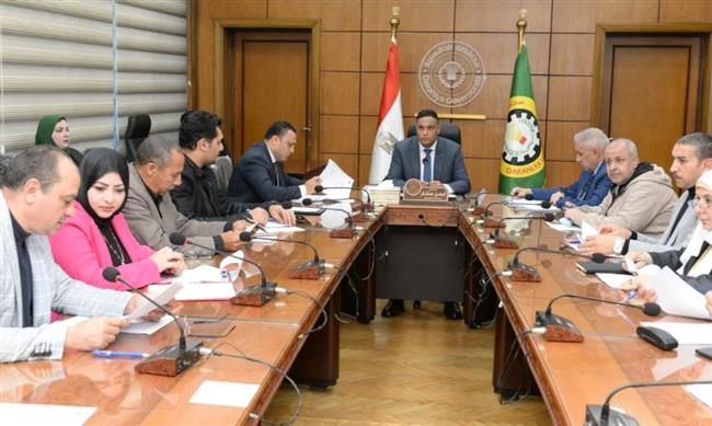 اجتماع بمحافظة الدقهلية لمناقشة مشروعات النقل