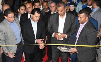 وزير الشباب والرياضة يتفقد نادي الإعلاميين بأكتوبر