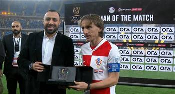   لوكا مودريتش يحصل على جائزة أفضل لاعب في مباراة مصر وكرواتيا