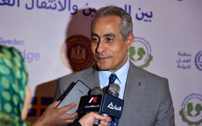 "إنفوجراف" يرصد نشاط وزارة العمل خلال 7 أيام