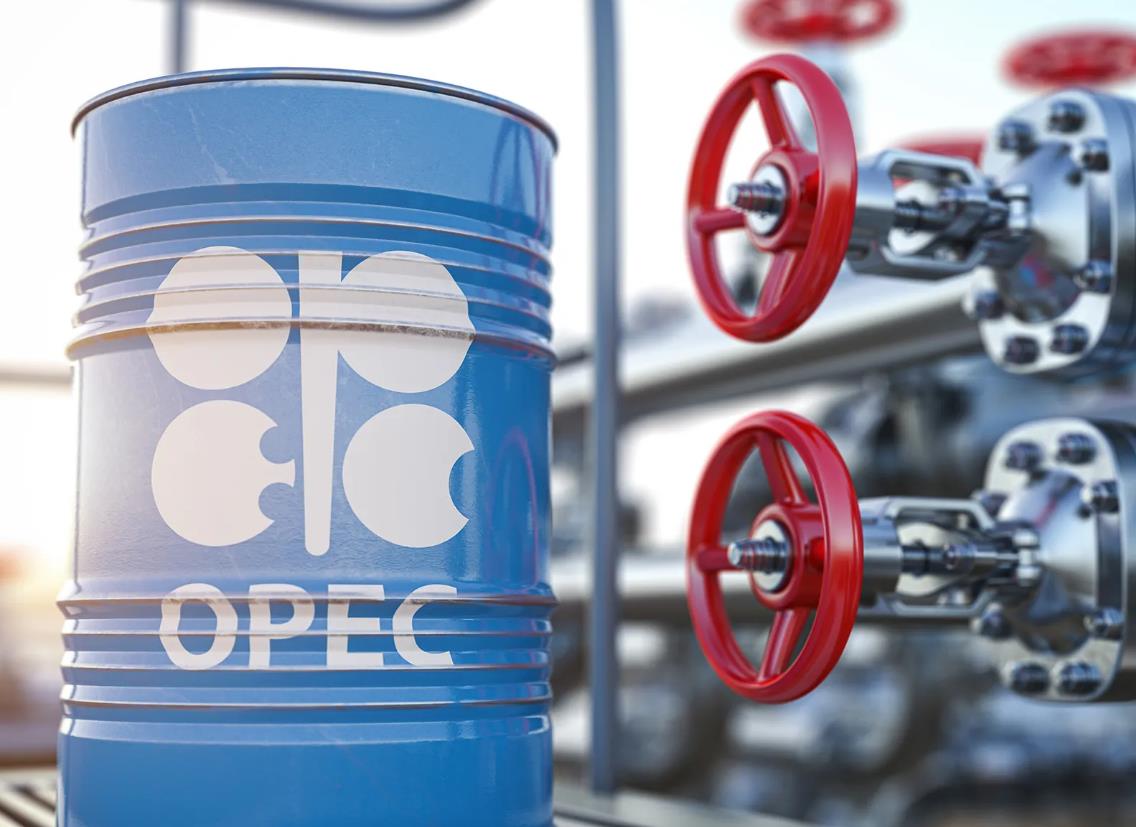 فاينانشيال تايمز : قرار "أوبك بلس" بخفض الإنتاج كان ذو أثر مباشر في ارتفاع أسعار النفط اليوم