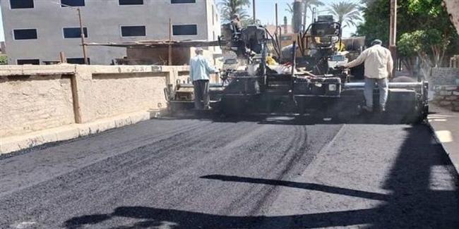 أسيوط.. استمرار أعمال التطوير بشوارع مركز البداري