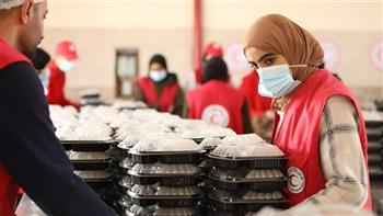   وجبات إفطار وسحور يومية تنقل طازجة من مصر لغزة