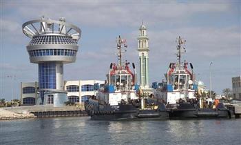   ميناء دمياط يتداول 41 سفينة للحاويات والبضائع العامة