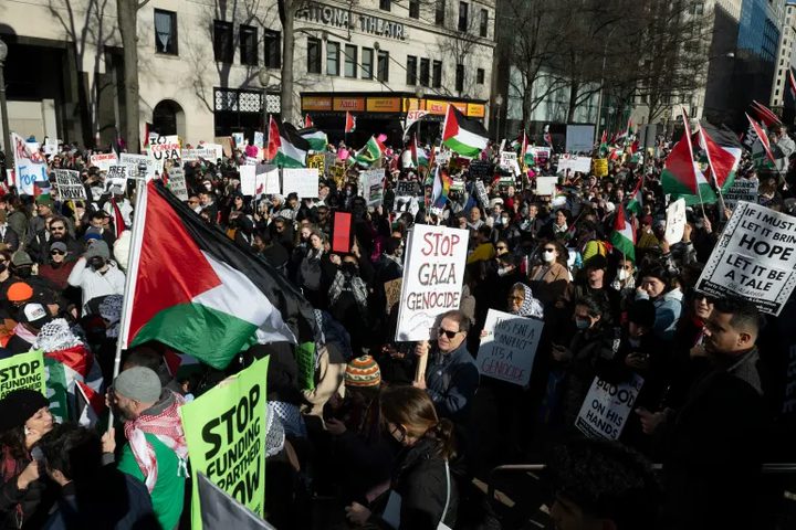 المجتمعات المسيحية بـ أمريكا وكندا تنظم مسيرات مؤيدة لوقف إطلاق النار في قطاع غزة
