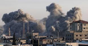   طائرات الاحتلال تنسف برجا سكنيا في مدينة الأسرى بالنصيرات وسط غزة