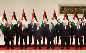   الحكومة الفلسطينية الجديدة تؤدي اليمين الدستورية