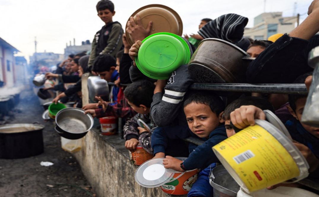 إعلام غزة الحكومي: منع المساعدات الإنسانية عن شمال القطاع حكم بالموت على أكثر من 700 ألف إنسان