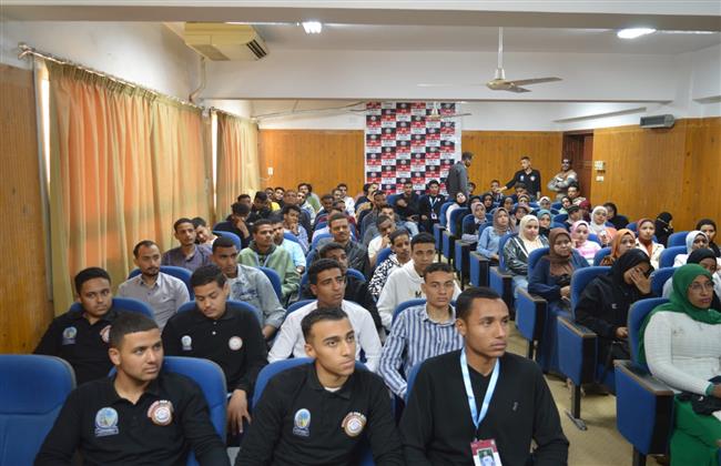 تدريب طلاب "حقوق جنوب الوادي" على المهارات الحياتية لتأهيلهم لسوق العمل
