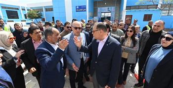وزير الإسكان في أبو حماد شرقية 