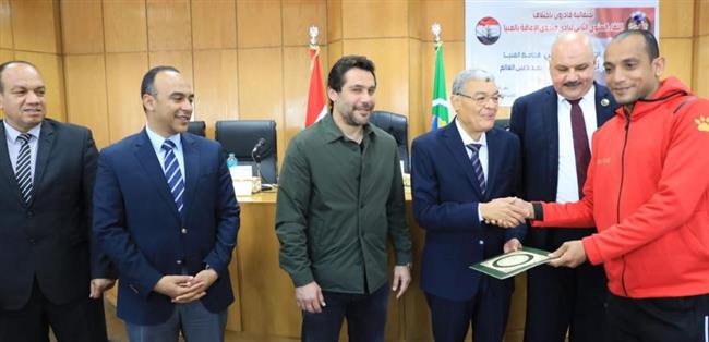 العميد "أحمد حسن" يحضر حفل  "قادرون باختلاف" بالمنيا