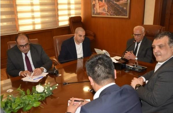 محافظ بورسعيد يبحث سبل التعاون مع وفد شركة EYP للاستثمار