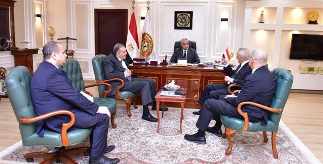 وزير العمل يبحث مع "اتحاد الصناعات" و"الغرف التجارية" مجموعة من الملفات المشتركة