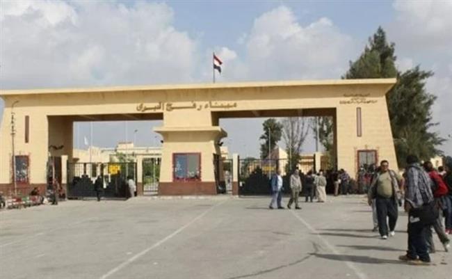 خلال زيارته لـ ميناء رفح البري .. وفد إيطالي يطالب بوقف إطلاق النار في غزة