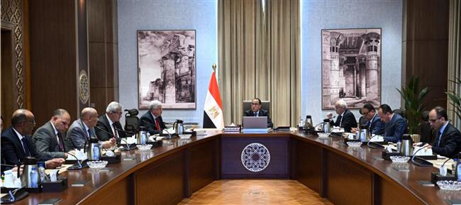 رئيس الوزراء: تطوير قطاع التعليم يأتي على رأس أولويات الحكومة
