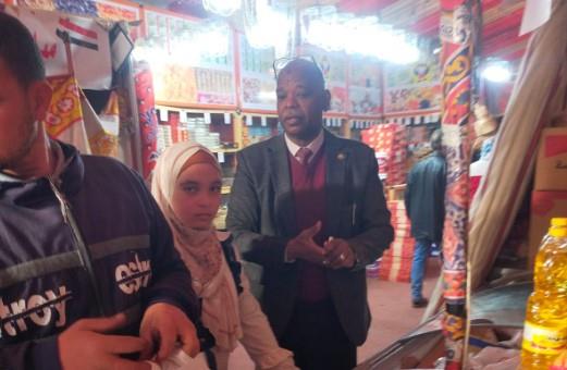 وكيل تموين القليوبية يجري زيارة ليلية مفاجئة لمعرض "أهلا رمضان" بـ شبرا الخيمة 