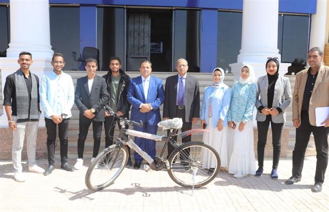جامعة جنوب الوادي ..تكريم الفائزين في مسابقة "صحتنا من صحة كوكبنا"