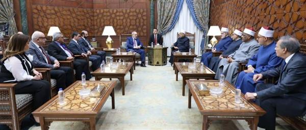شيخ الأزهر ورئيس وزراء أرمينيا يتفقان على تنظيم معرض للمخطوطات الإسلامية