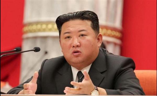 زعيم كوريا الشمالية يدعو جيشه إلى تكثيف التدريبات الحربية العملية