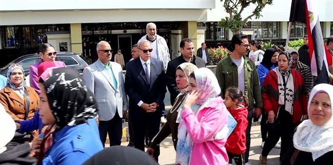 محافظ القليوبية يشهد ماراثون المشي احتفالا باليوم العالمي للمرأة