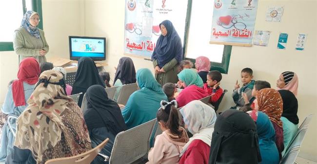 "حياة كريمة".. الكشف الطبي على 1588 حالة في قافلة طبية بالمنيا