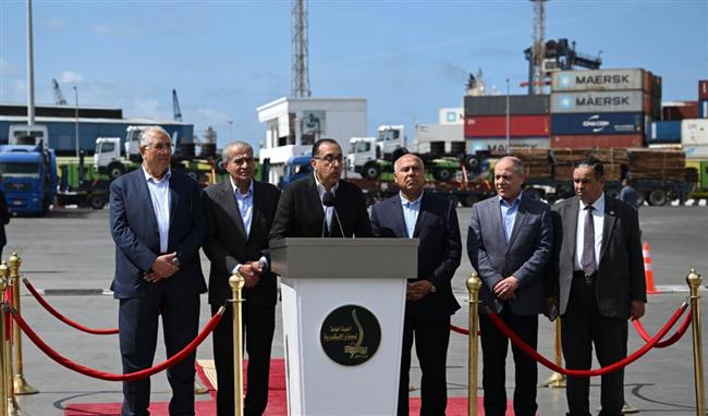 رئيس الوزراء: نحن هنا اليوم لتنفيذ توجيهات الرئيس السيسي بسرعة الإفراج عن السلع
