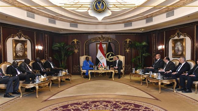 وزير الداخلية يستقبل وزيرة داخلية جنوب إفريقيا