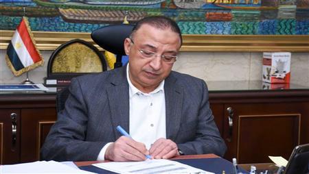 محافظ الإسكندرية يلتقي بائعي الكتب لإطلاعهم على طرق التعاقد