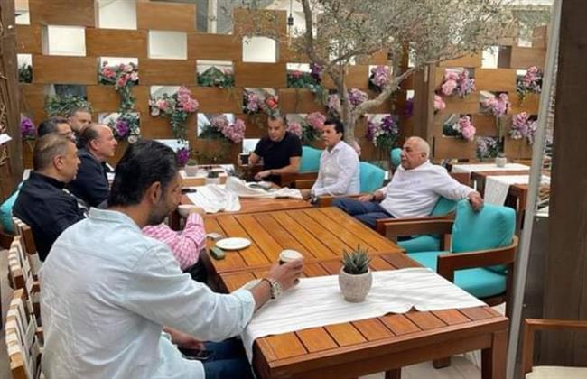 وزير الرياضة يجتمع بأعضاء بعثتي الأهلي والزمالك قبيل النهائي المرتقب