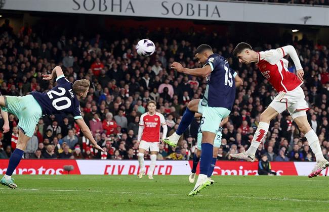 الدوري الإنجليزي .. آرسنال يتصدر مؤقتًا بفوزه على برينتفورد 2-1