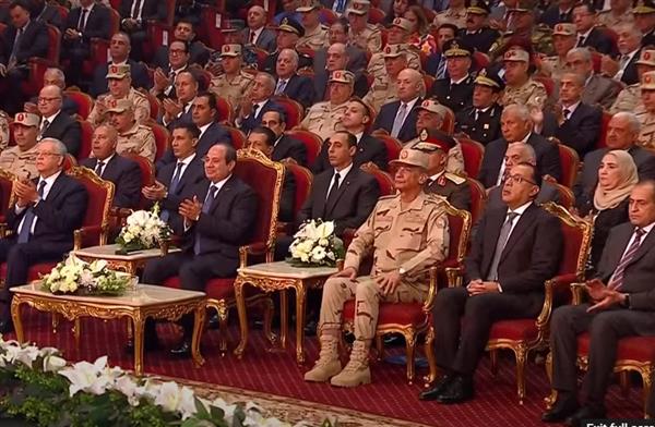 يوم الشهيد .. الرئيس السيسي يشاهد فيلما تسجيليا بعنوان "ويبقى الأثر"