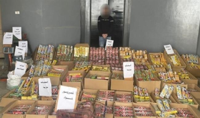 ضبط شخص بالفيوم وبحوزته أكثر من مليون قطعة ألعاب نارية