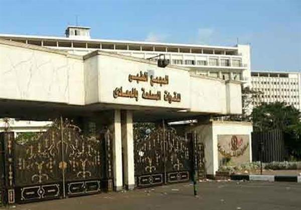 المجمع الطبي للقوات المسلحة يستضيف خبيرا في علاج السكتات المخية والتمدادات الشريانية