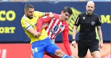 قادش يفوز على أتلتيكو مدريد بهدفين نظيفين في الدوري الإسباني