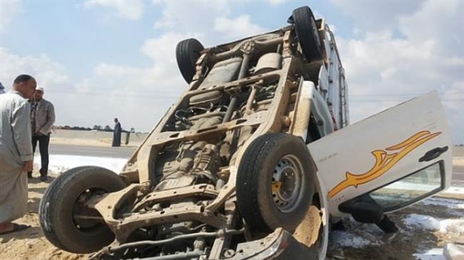 بالأسماء.. إصابة 5 أشخاص إثر انقلاب سيارة فى ترعة بأسوان