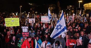   آلاف المتظاهرين الإسرائيليين يطالبون بانتخابات مبكرة وصفقة مع "حماس"