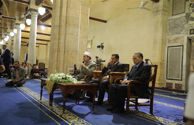 ملتقى الأزهر للقضايا الإسلامية: بر الوالدين من أهم المسائل في الإسلام ويجب علينا تذكرها دائما
