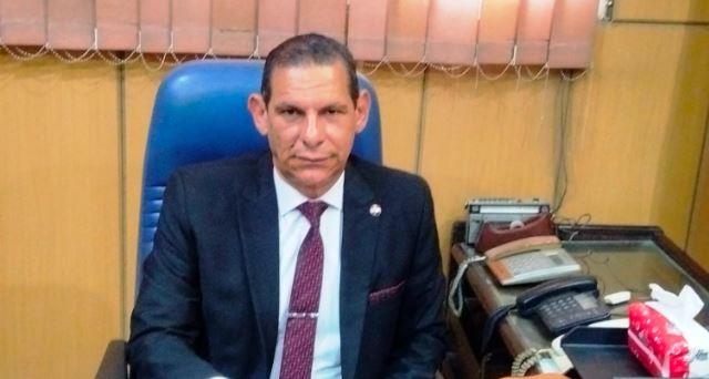 وكيل " زراعة البحيرة " يفاجئ مخازن الإرشاد بالمديرية ويستمع للمزارعين 