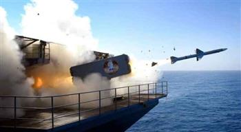   الجيش الأمريكي يقول إنه دمر صاروخا حوثيا كان يستهدف سفينة في خليج عدن