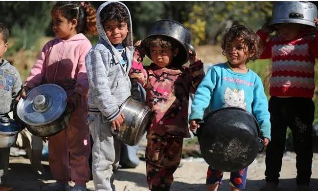 قاضٍ مصرى : المسلمون يحتفلون بعيد الفطر وسط جوع أطفال غزة