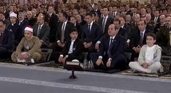   الرئيس السيسي يؤدي صلاة عيد الفطر بمسجد مصر الكبير بالعاصمة الإدارية
