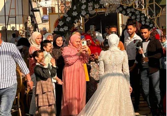 ضمن احتفالات العيد.. عقد قران لاعبان بمركز شباب المنشية  بشبرا الخيمة ..صور