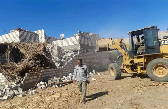 أسيوط .. إزالة 14 حالة تعدي على أراضي زراعية بعدة مراكز خلال إجازاة عيد الفطر
