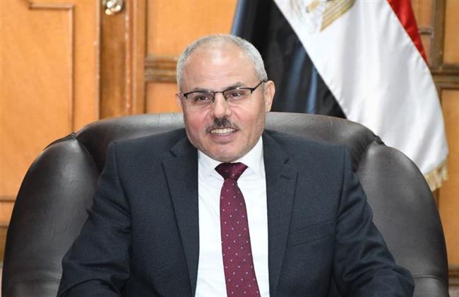 رئيس جامعة قناة السويس يشيد بالخطة الرمضانية لراديو الجامعة
