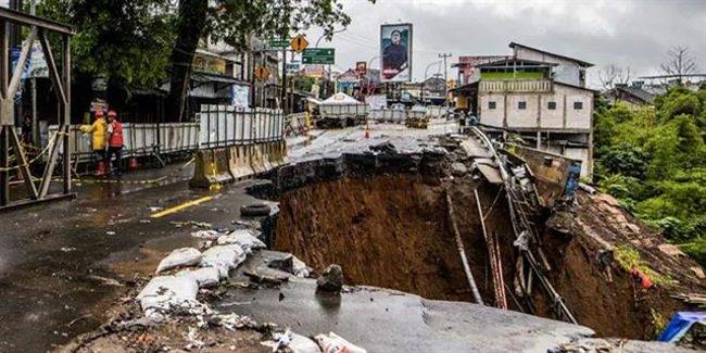 إندونيسيا : مقتل 14 شخصا على الأقل في انهيار أرضي