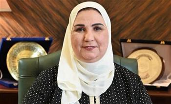   وزيرة التضامن تتابع تداعيات حريق مول تجاري بـ محافظة أسوان