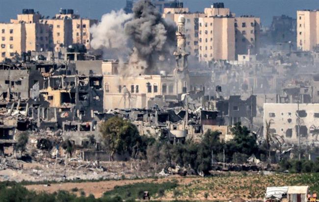 الاحتلال الإسرائيلي يواصل قصفه لقطاع غزة في اليوم الـ 195 من الحرب